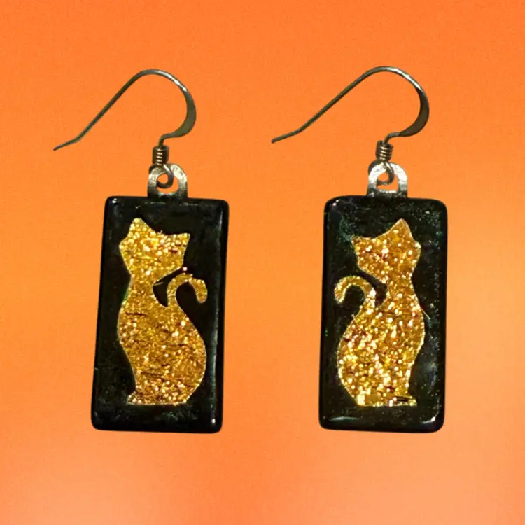 Handmade Art Glass Gold Cat Dangle Earrings 1.5”