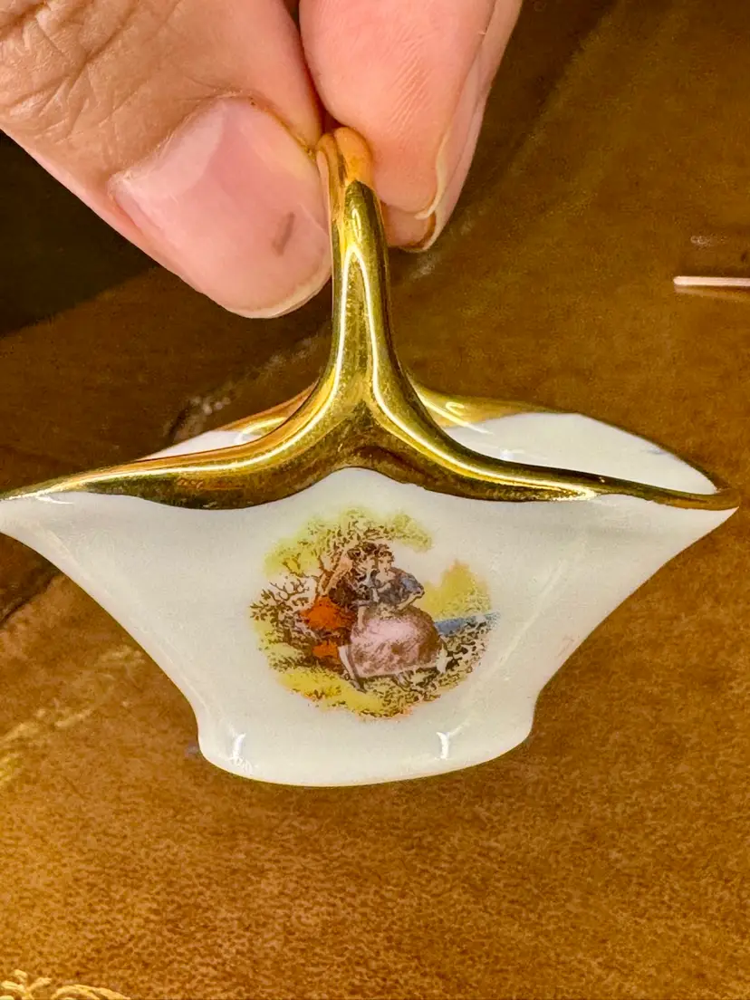 😻😻 1.75x2” vintage Limoges miniature ceramic basket w/24k gold