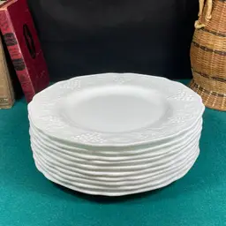 Set of 10 Indiana, Colony Harvest Milk Glass, Grapes and Leaves, 9-5/8" Dinner Plates