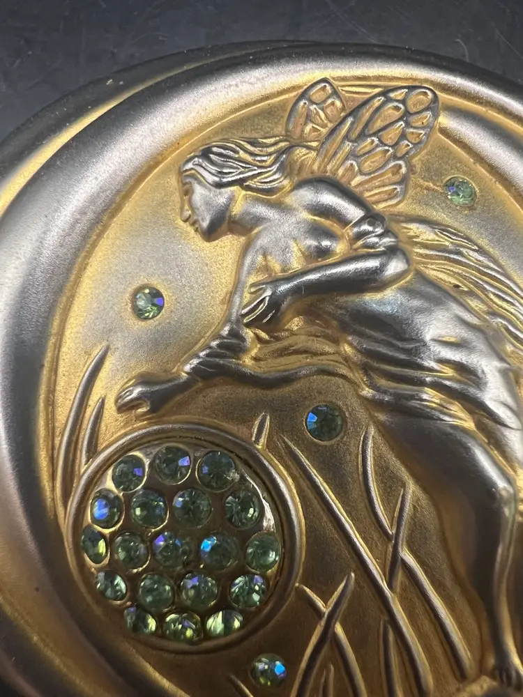 ESTÉE LAUDER “ Spirit If The Wind Gold Tone “ Compact