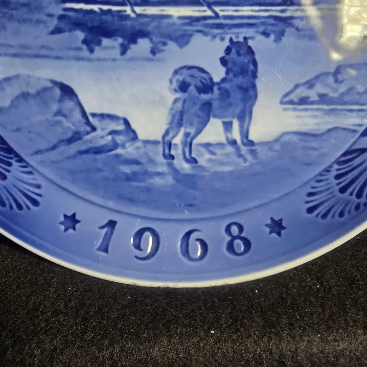 1968 Royal Copenhagen Christmas Plate The Last Umiak Denmark