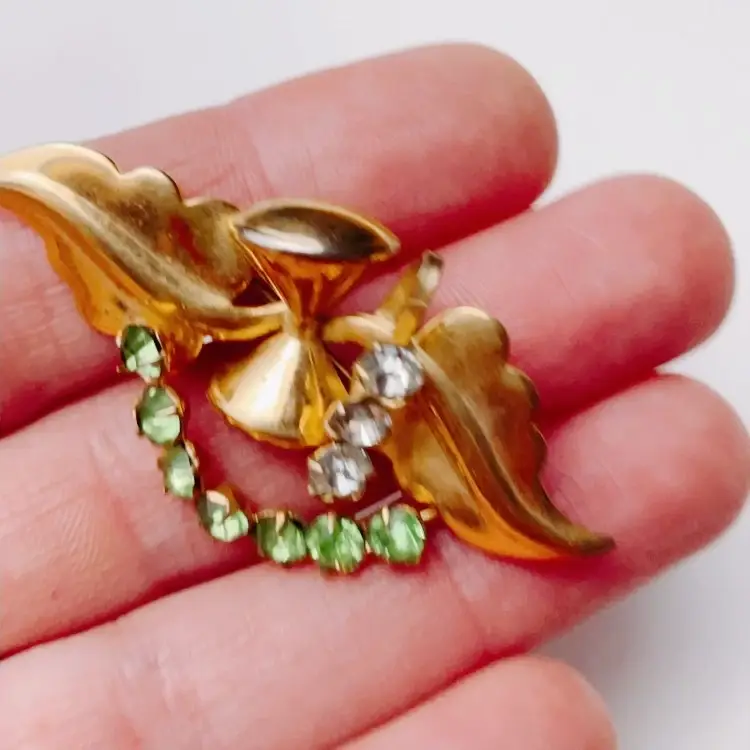Unusual WWII Wartime Era Hourglass Leaf Brooch, Gold Tone & Green Rhinestones