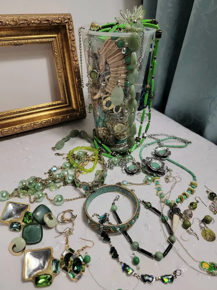 Vintage to modern wearable jewelry lot