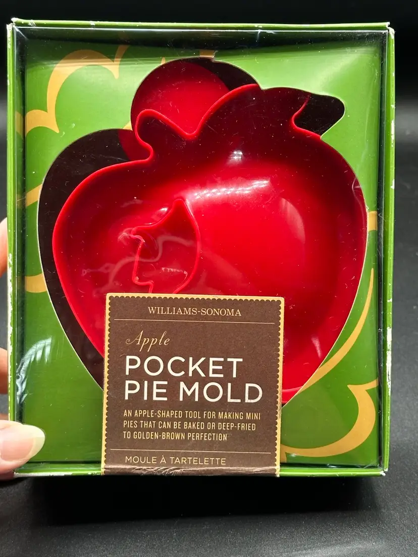 Red 4.5X4.5" Williams Sonoma Apple Pocket Pie Art Mold