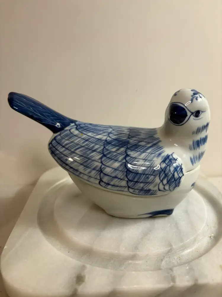 Vintage Hen on Nest Cobalt Blue & White ceramic porcelain Trinket Box Thailand