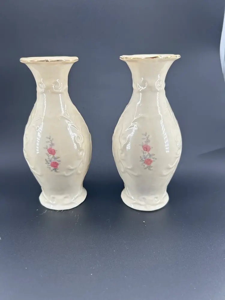 Vintage Pair of ceramic bud vases with flowers