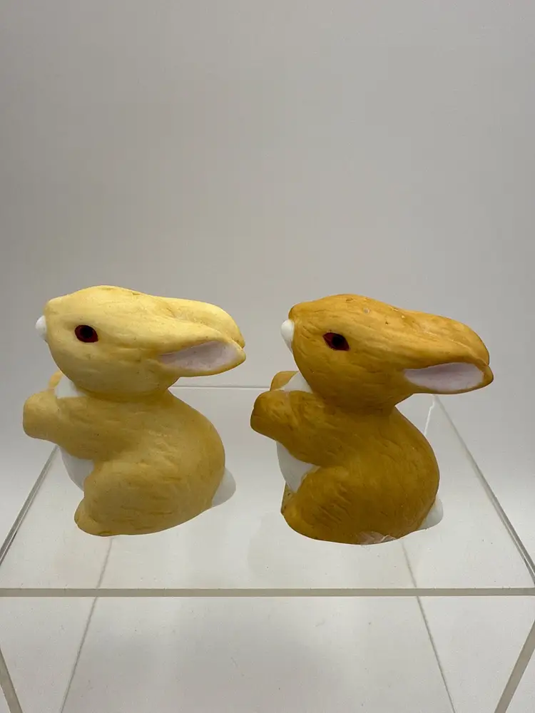 Vintage Bunnies Salt & Pepper Shakers by Crowning Touch Taiwan