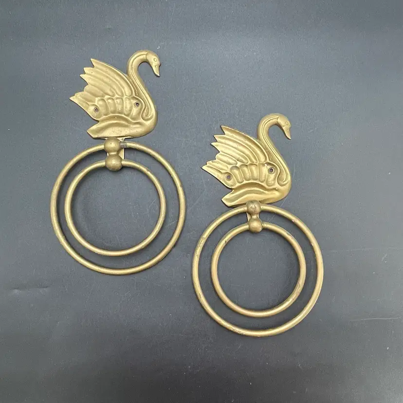 Swan Towel Napkin Holder Brass Gold Toned Metal Wall Hanging Set of 2 MCM VTG