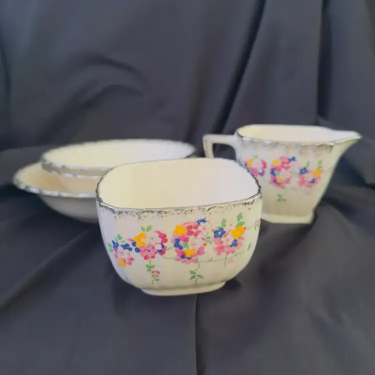 #1825 Ivory Porcelain by Sebring, 22K, Creamer, Sugar Bowl, 2 bowls, dishes, 1 Serving Dish, Floral