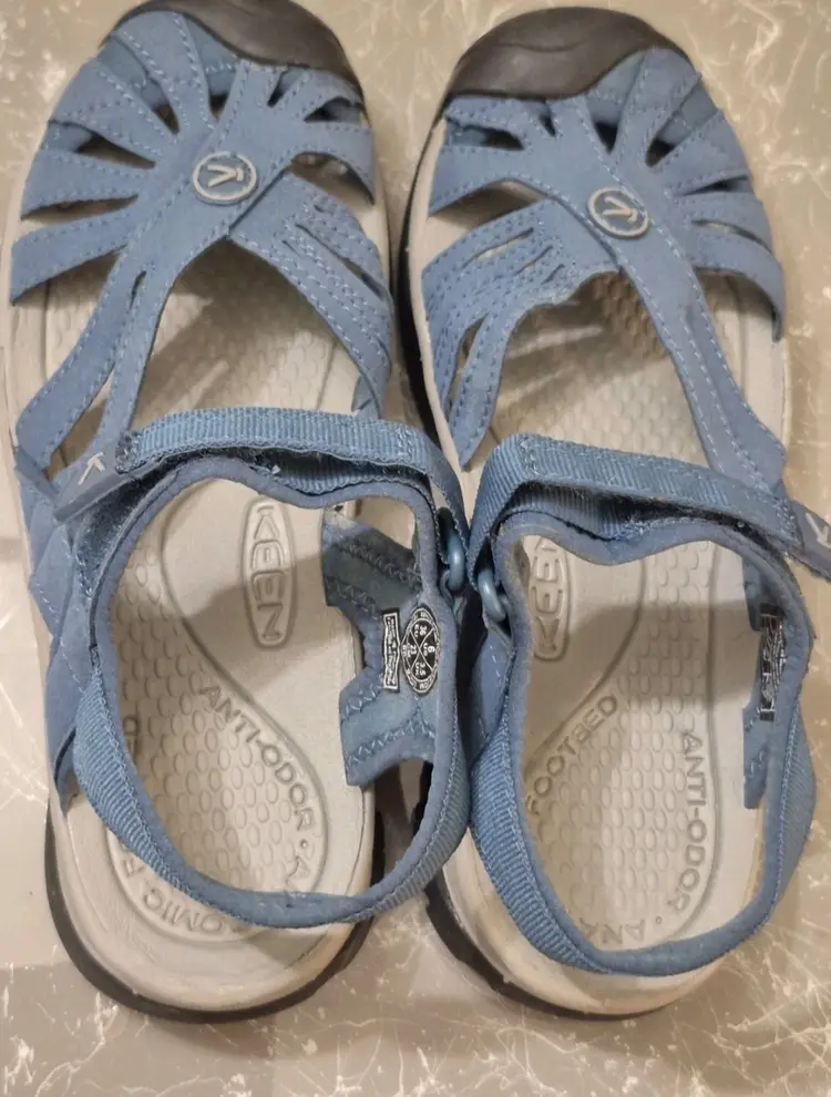 KEEN Rose Women's Blue & Gray Sandals  Size 6