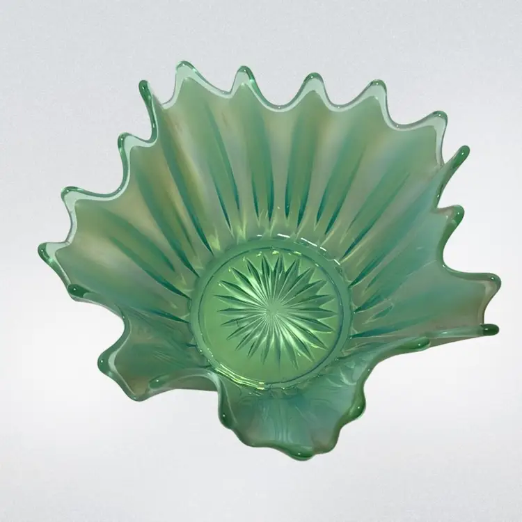 Vintage Fostoria Heirloom Glass Green Opalescent Splash Bowl Vase Handkerchief 7”