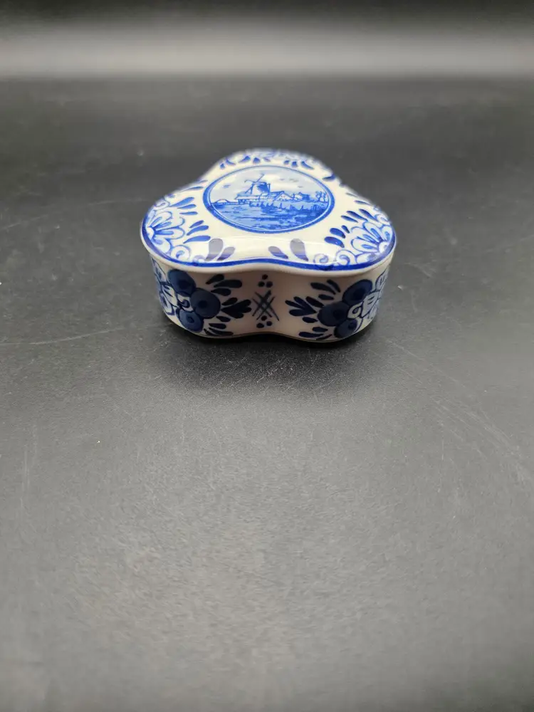 Delft Triangle Trinket Box