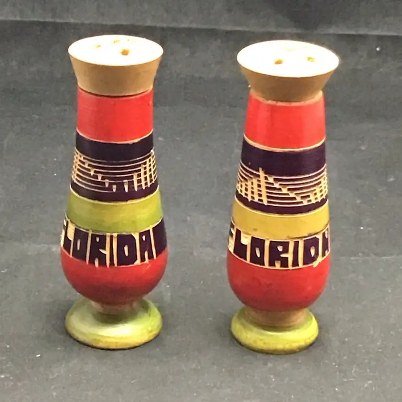 Turned and Carved Wood FLORIDA Souvenir S&P Shakers Very Vintage