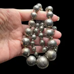 Vintage 1970’s Dauplaise Signed Silver Tone Graduated Bead 24” Necklace