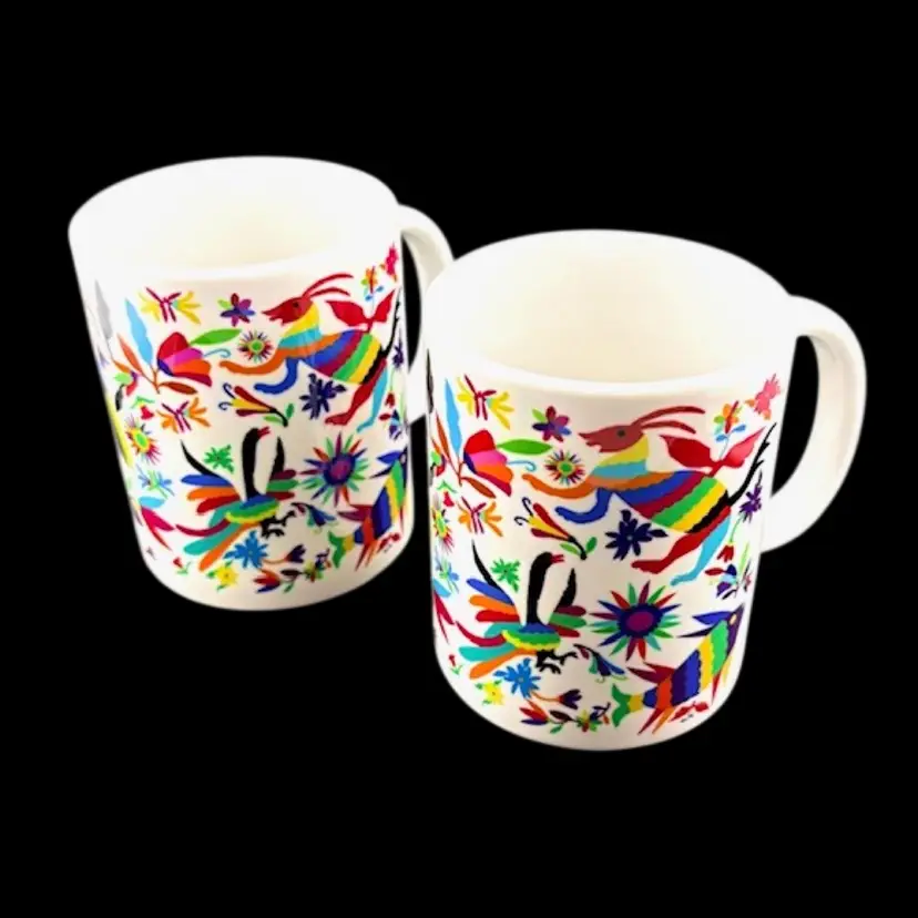 Vintage Pair of Taza Blanca Bright Animal Coffee Mugs - 4" tall x 5" at the handle