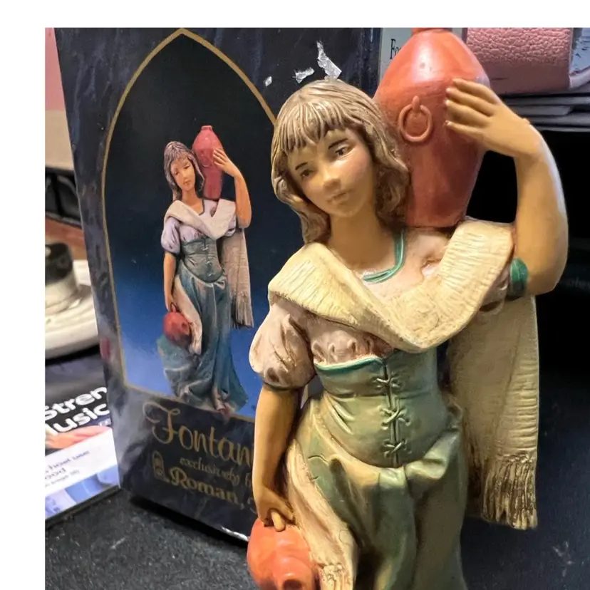 Mara-Vintage Fontanini Heirloom Collection Religious/Nativity figure, hand-painted resin. Bagni di Lucca, Italy , Original Box