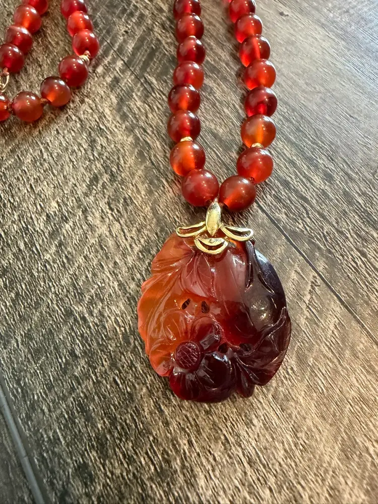 Vintage 14K Gold Carnelian Necklace