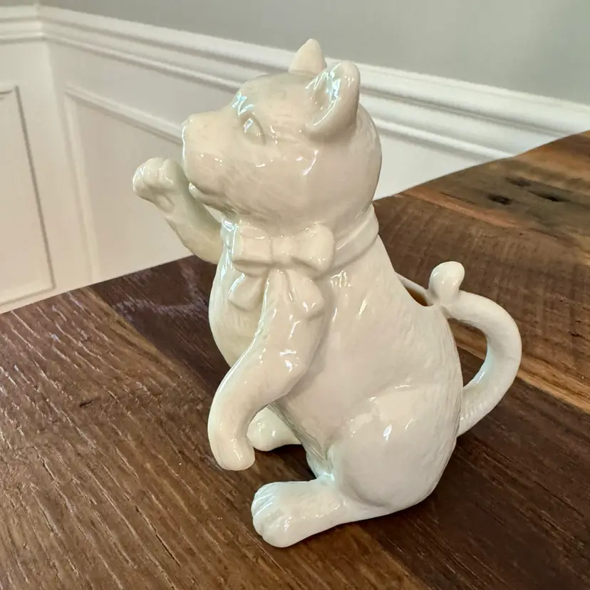 🎀 Ceramic Cat Creamer