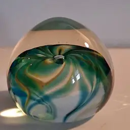 Beautiful Vintage Roger Gandelman Controlled Bubble Flower, Domed Paperweight, Signed & Dated 7/80