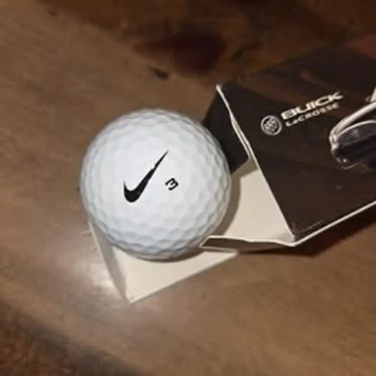 Vintage (9) TIGER WOODS 2000 BUICK NIKE Collectible Golf Balls in 3 packs--$40