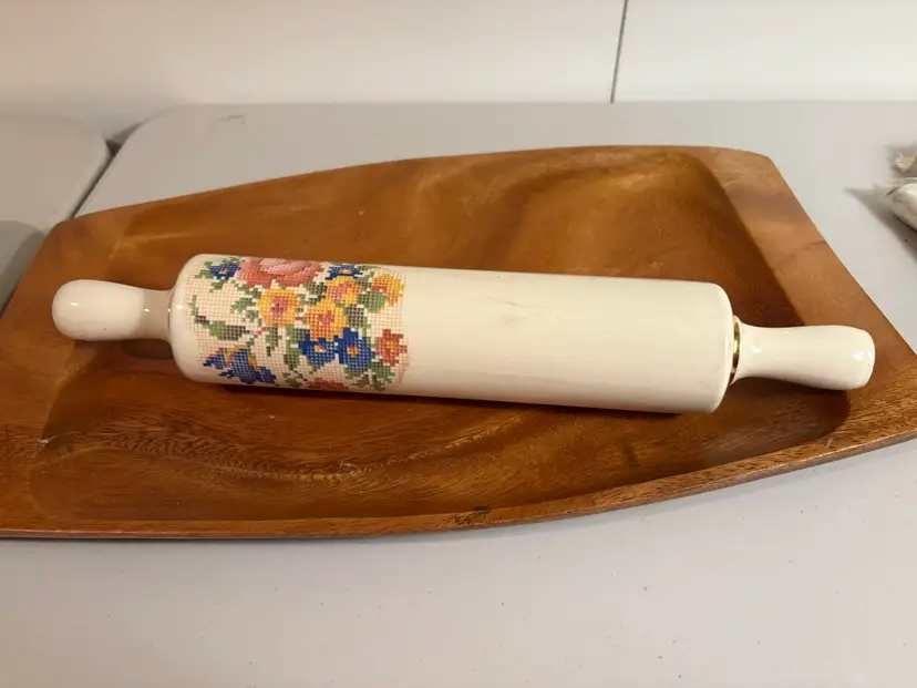 VINTAGE CERAMIC ROLLING PIN CROSS STITCH CHECKERED HOUSE CORK END