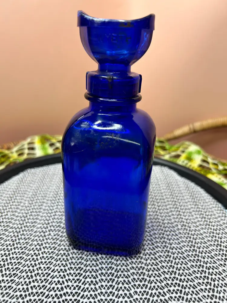 Antique Wyeth Cobalt Blue Bottle and Eye Wash Cup Eye Bottle, Wyeth Collyrium Glas