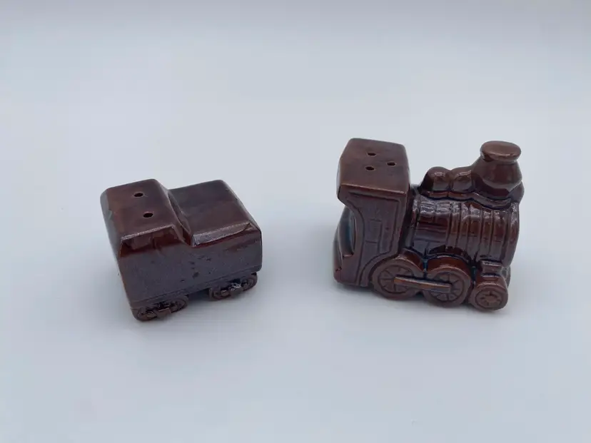 Charls Prod Japan Ceramic Brown Glazed Train Salt & Pepper Shakers