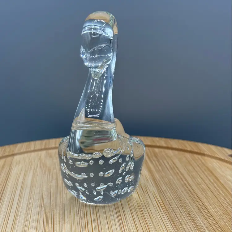 Vintage Clear Art Glass Swan Figurine - Bullicante Controlled Bubbles - Hand Blown 
3 3/4”x3”