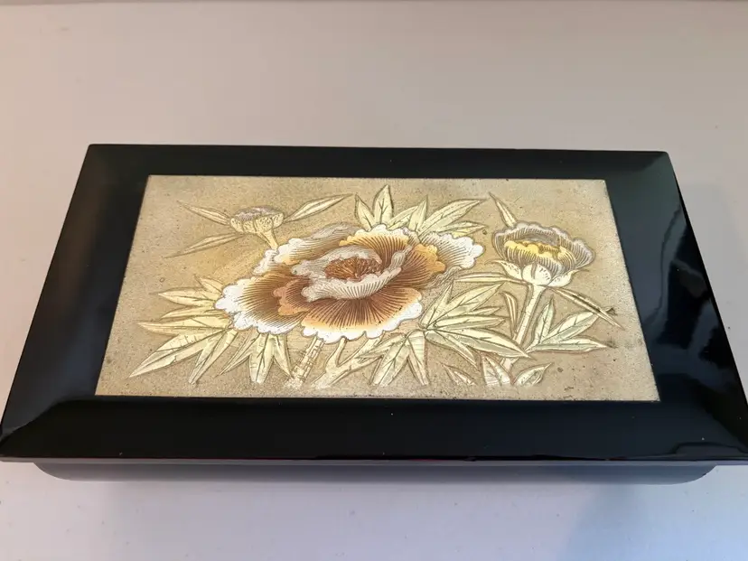 Beautiful Vintage Jewelry Music Box