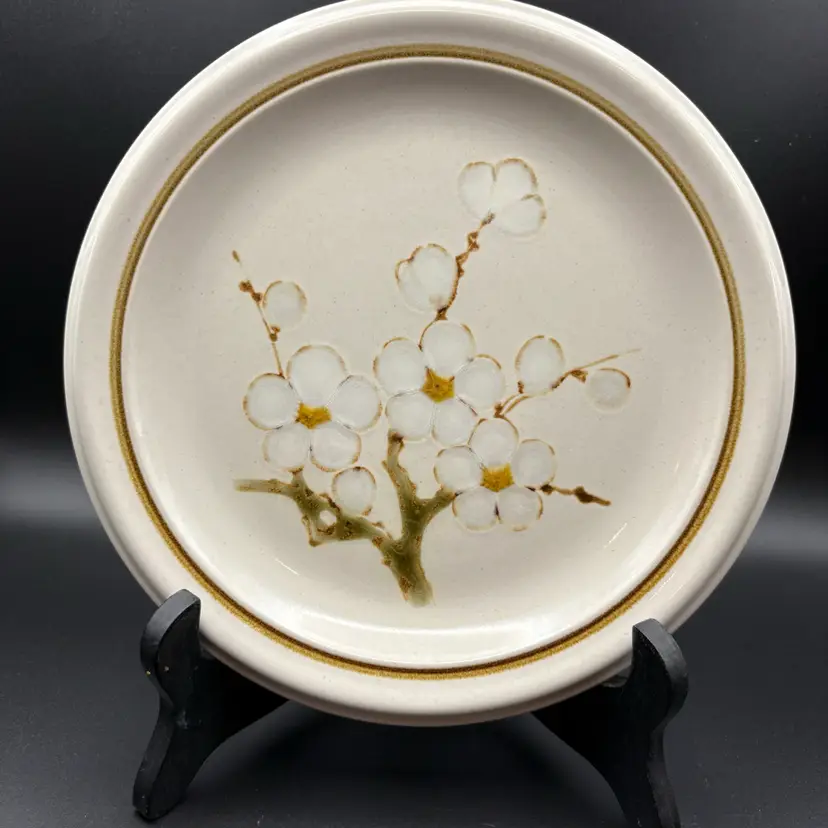 #06 - Stone harvest styles by Mikasa “Winter Song” salad plate