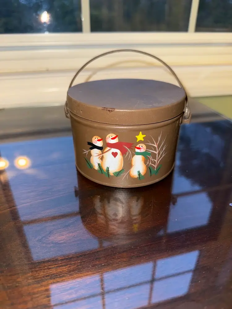 Small primitive snowman metal tin/Candle; with handle and lid; Christmas decor