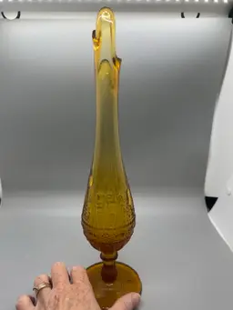 Kemple Amber Lace & Dewdrop Swung Vase 16”