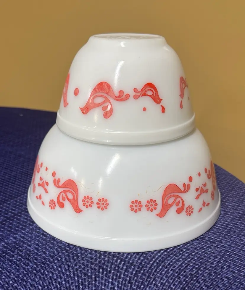 Pyrex Friendship Red Bird Mixing Bowls Lot of 2 – #403 2.5 Qt, #401 1.5 Qt 70's