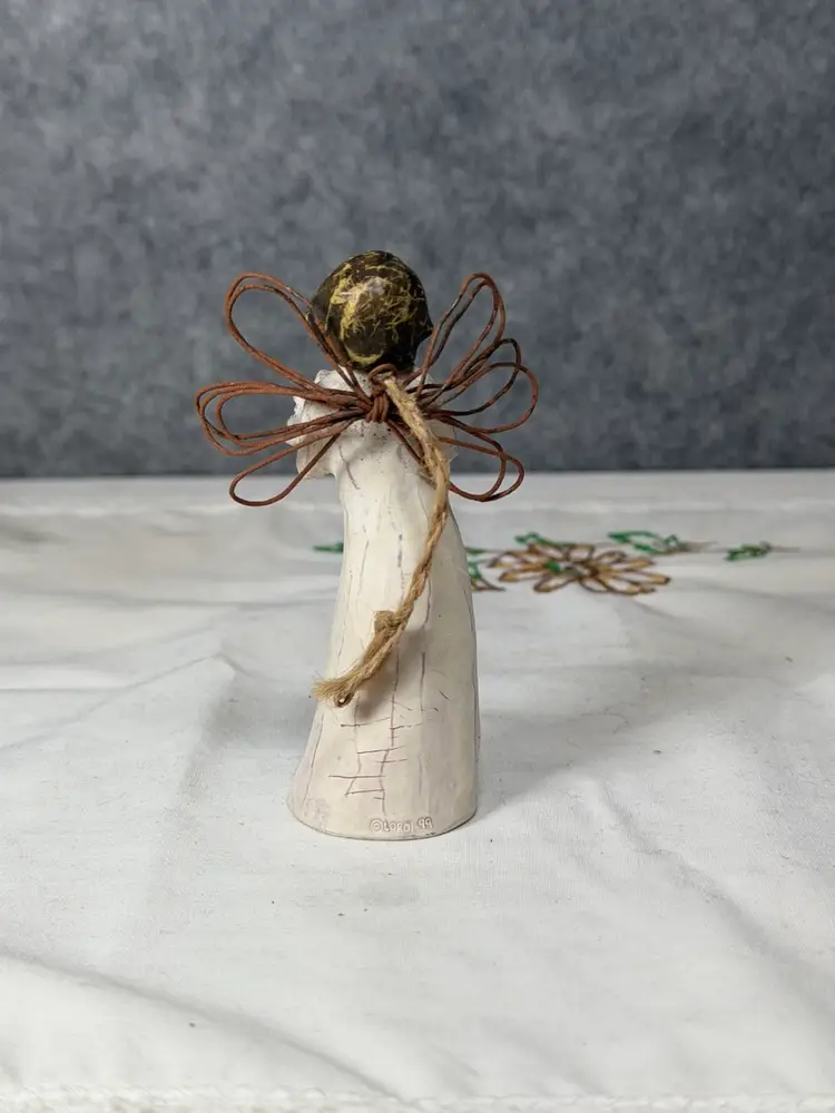🤍 Willow Tree Angel Ornament – Susan Lordi