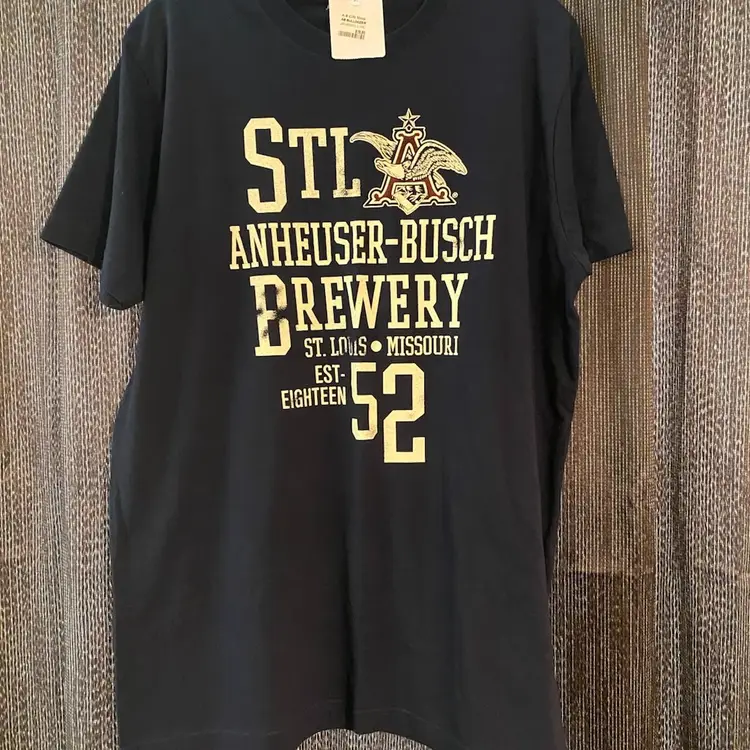 STL Anheuser-Busch Brewery Size Large Navy Blue Short Sleeve T-Shirt - NWT