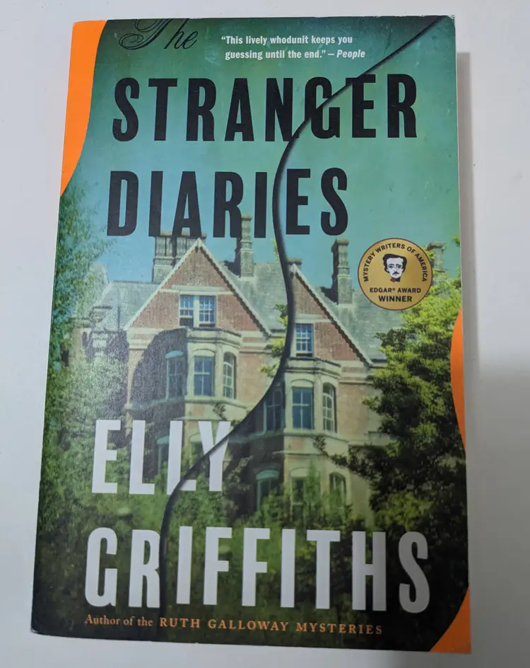 Stranger Diaries - Elly Griffiths (Hardcover)