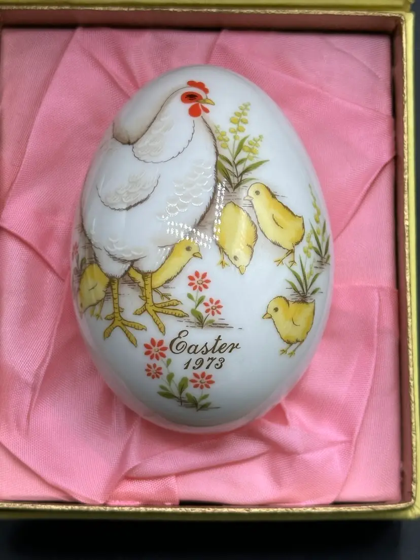 Noritake Bone China Porcelain Easter Egg - 1973 Vintage- Hen And Chicks
