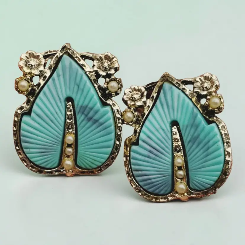 Vintage Aqua Faux Turquoise Molded Ribbed Leaves Faux Pearls Clip-on Earrings