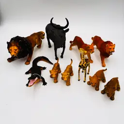 Vintage Lot Of  10 Animal Figures Safari Ltd Plastic Animal Safari Zoo Figurines