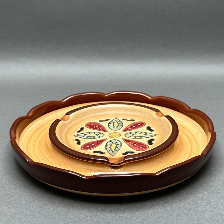 Pair of Vintage Pennsbury Pottery Folk Art Hex Ashtrays/Catchalls/Trinket Dishes. Made in Morrisville, PA c. 1950-71