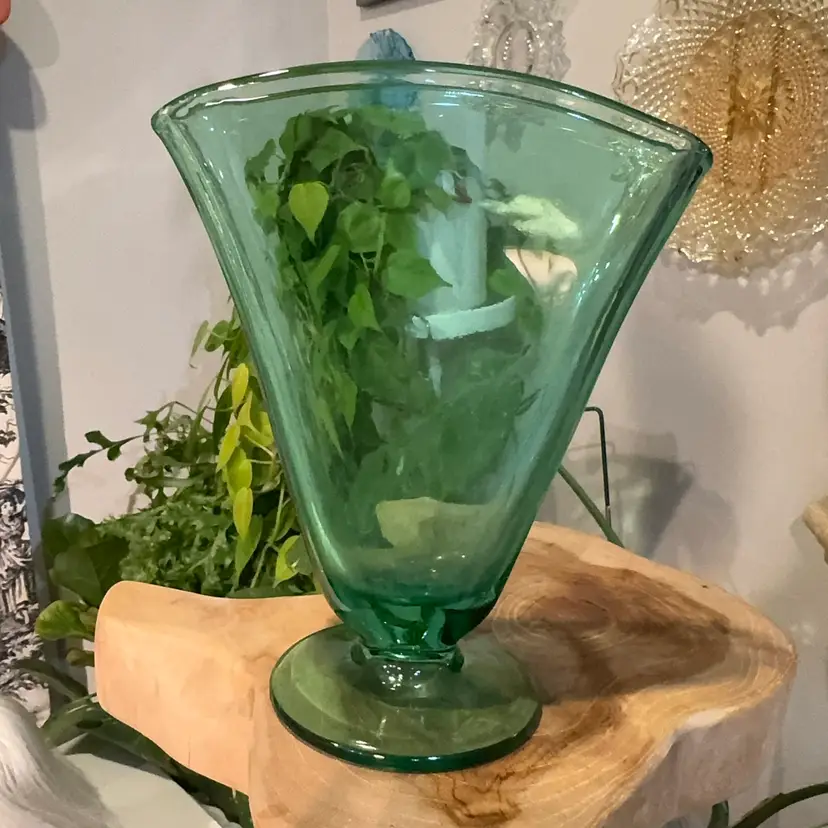 Vintage Emerald Green Fan Vase