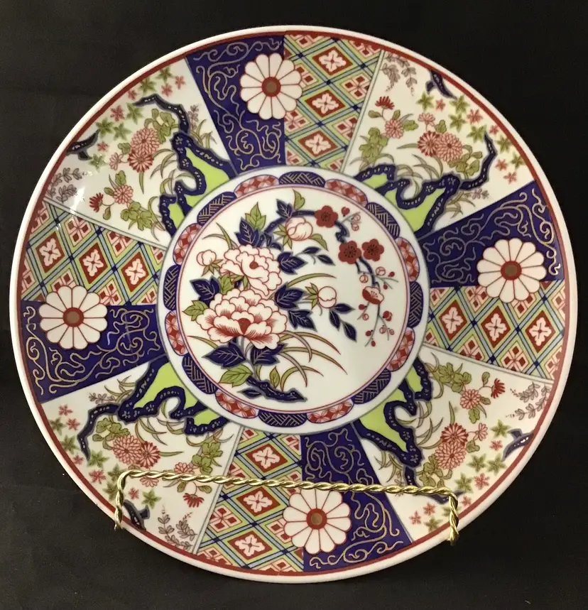 Imari, 10" Empress Patterned Plate, with Imari mark on bottom. (9-13/9)