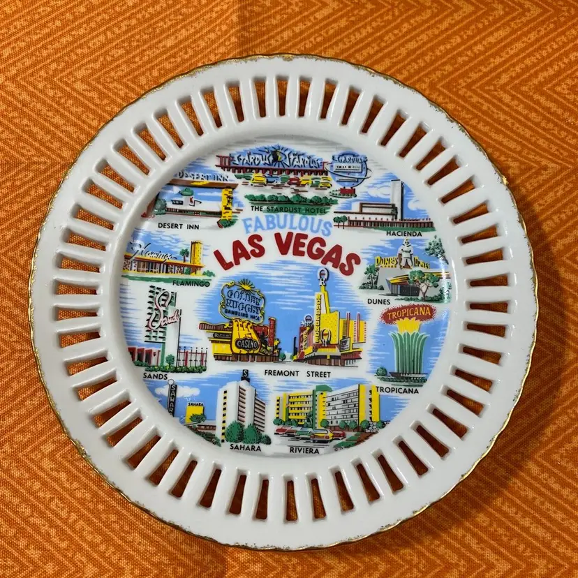 Las Vegas Decorative Wall Plate