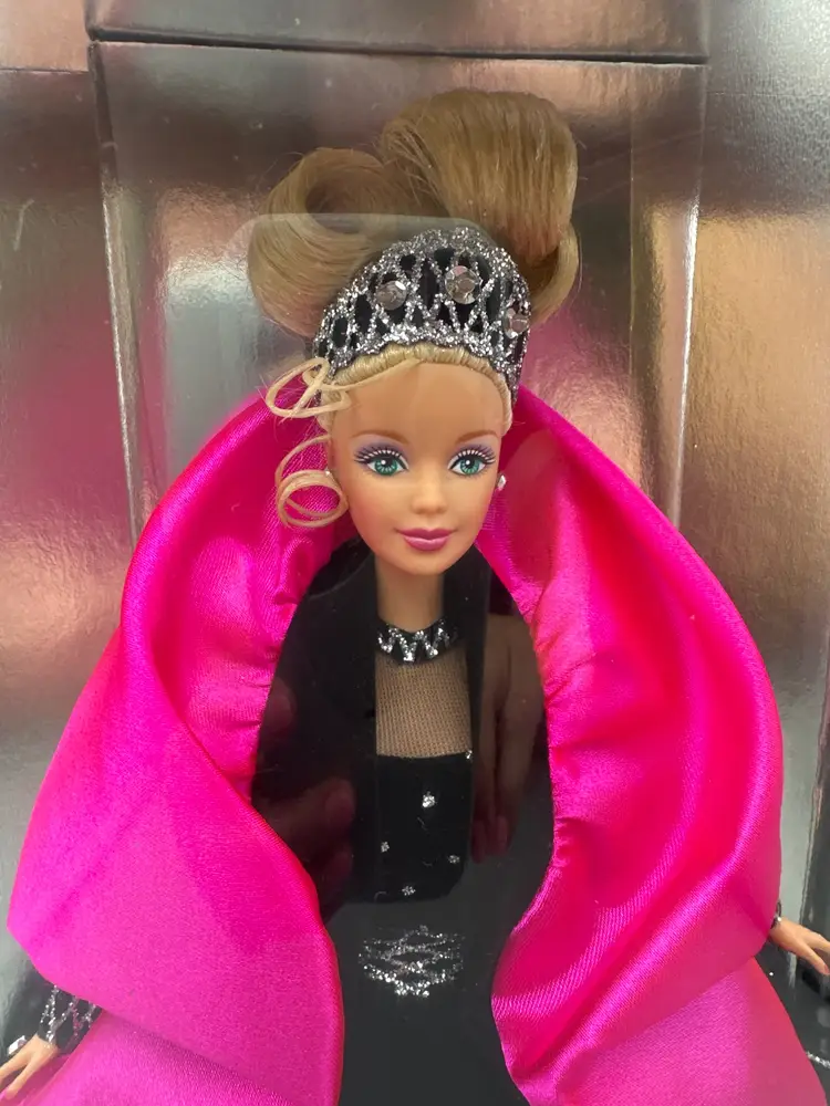 Barbie Happy Holidays 1998 Collector Edition Doll Rare Misprint On Original Box