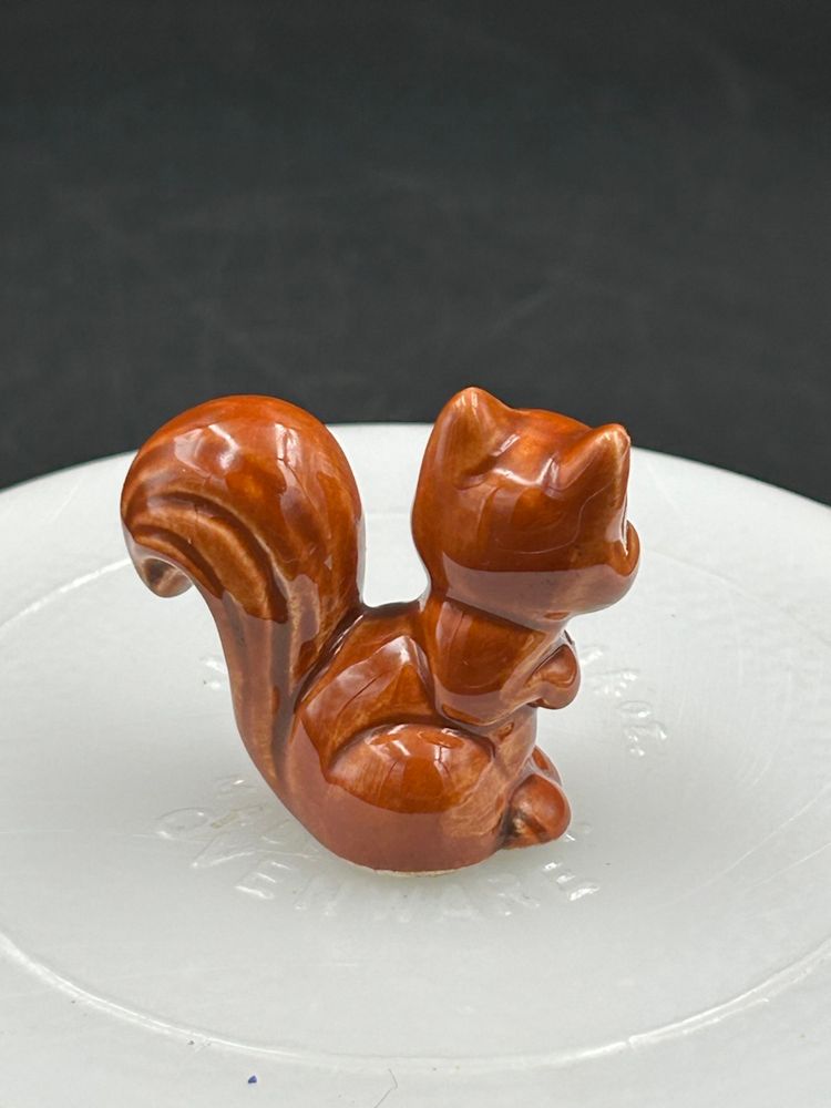 Vintage 80S Goebel West Germany Mini  Brown Porcelain Squirrel Figurine