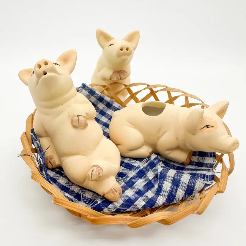 Pigs Salt Pepper Set Toothpick Holder Basket Gingham Blue White Cloth Unbranded B25