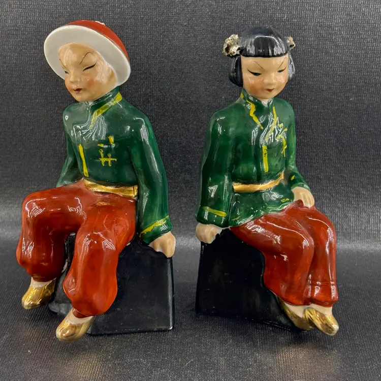 Vintage Asian Inspired Sitting Figurines Set Of 2 Spaghetti Details