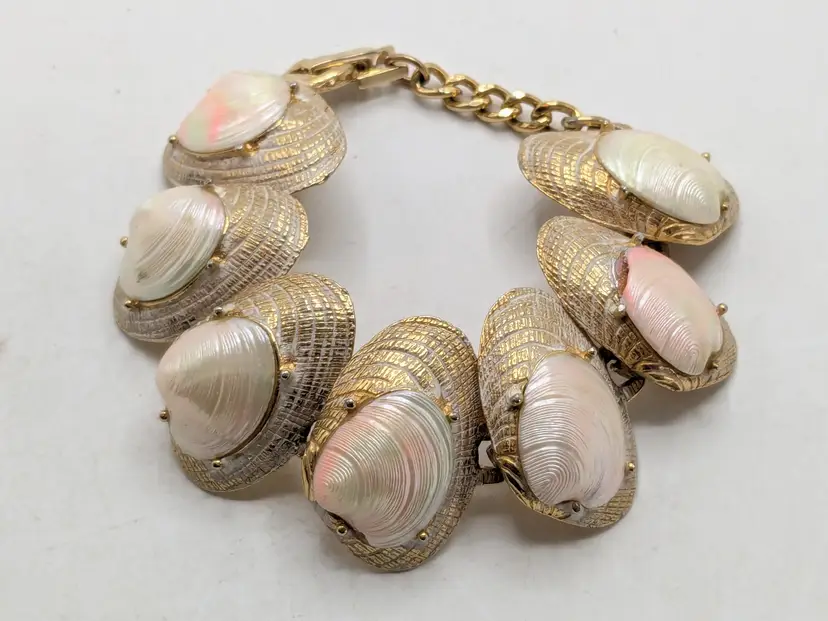 Vintage Capri Gold Tone Seashell Bracelet Beach Jewelry