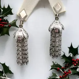 Vintage Sarah Coventry Silver Tone Drop Dangle Chain Tassle Clip On Earrings