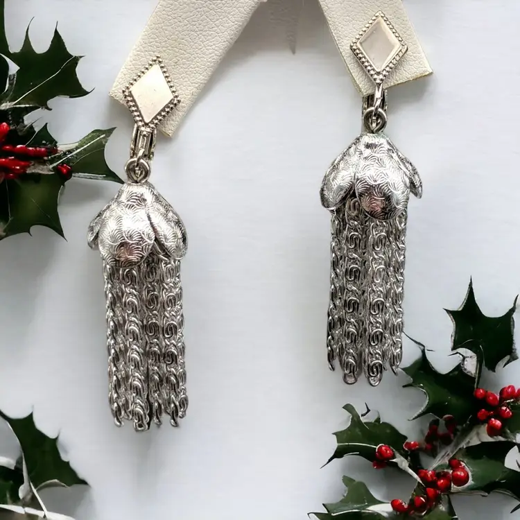 Vintage Sarah Coventry Silver Tone Drop Dangle Chain Tassle Clip On Earrings